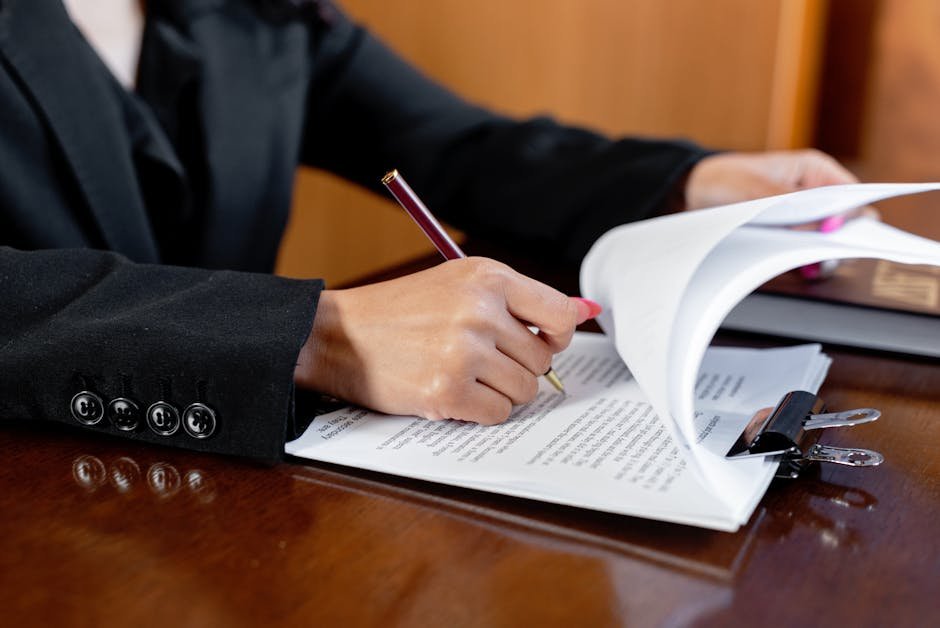 contract lawyer — Contract Lawyer: What They Do and When to Hire One