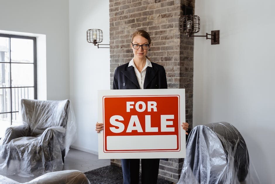 real estate lawyer — Real Estate Lawyer: What They Do & When to Hire One