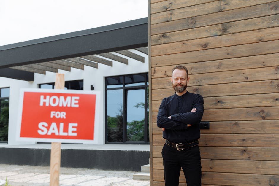 Real Estate Lawyer: What They Do & When to Hire 1 Featured image